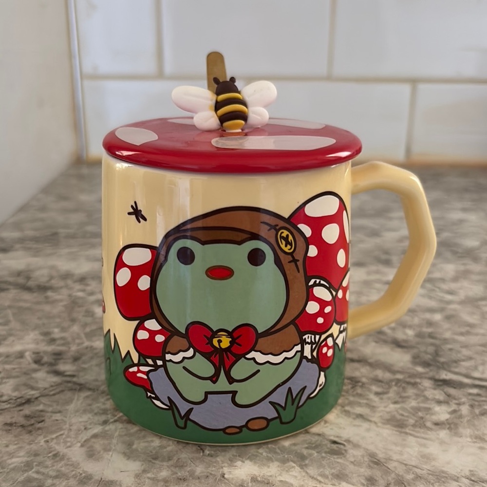 Cute Frog and Mushroom Mug with Bee Lid